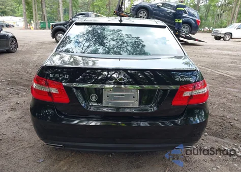 2010 Mercedes-Benz E 550 4Matic из США, поврежденный, VIN WDDHF9AB0AA125460